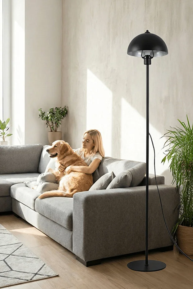 Luna Tek Ayaklı Siyah Metal Lambader Luna Tek Ayaklı Siyah Metal Lambader